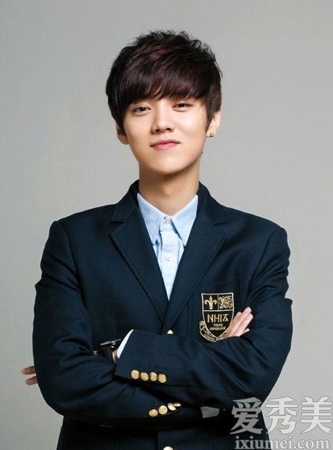 鹿晗背景资料,从偶像到实力派，探寻他的成长之路